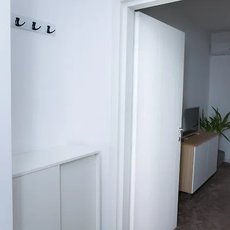 Elysian Urbanscape Brown, 2 Rooms, Near Bucharest Chiajna Exterior photo