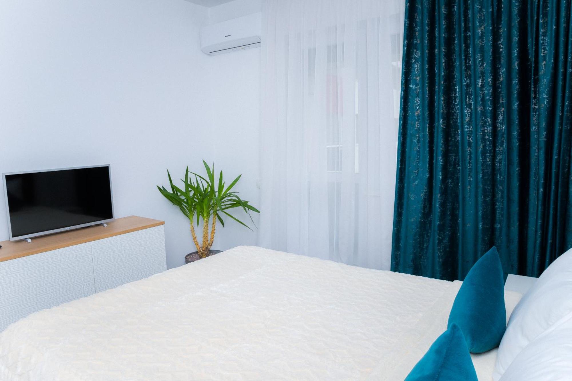 Elysian Urbanscape Brown, 2 Rooms, Near Bucharest