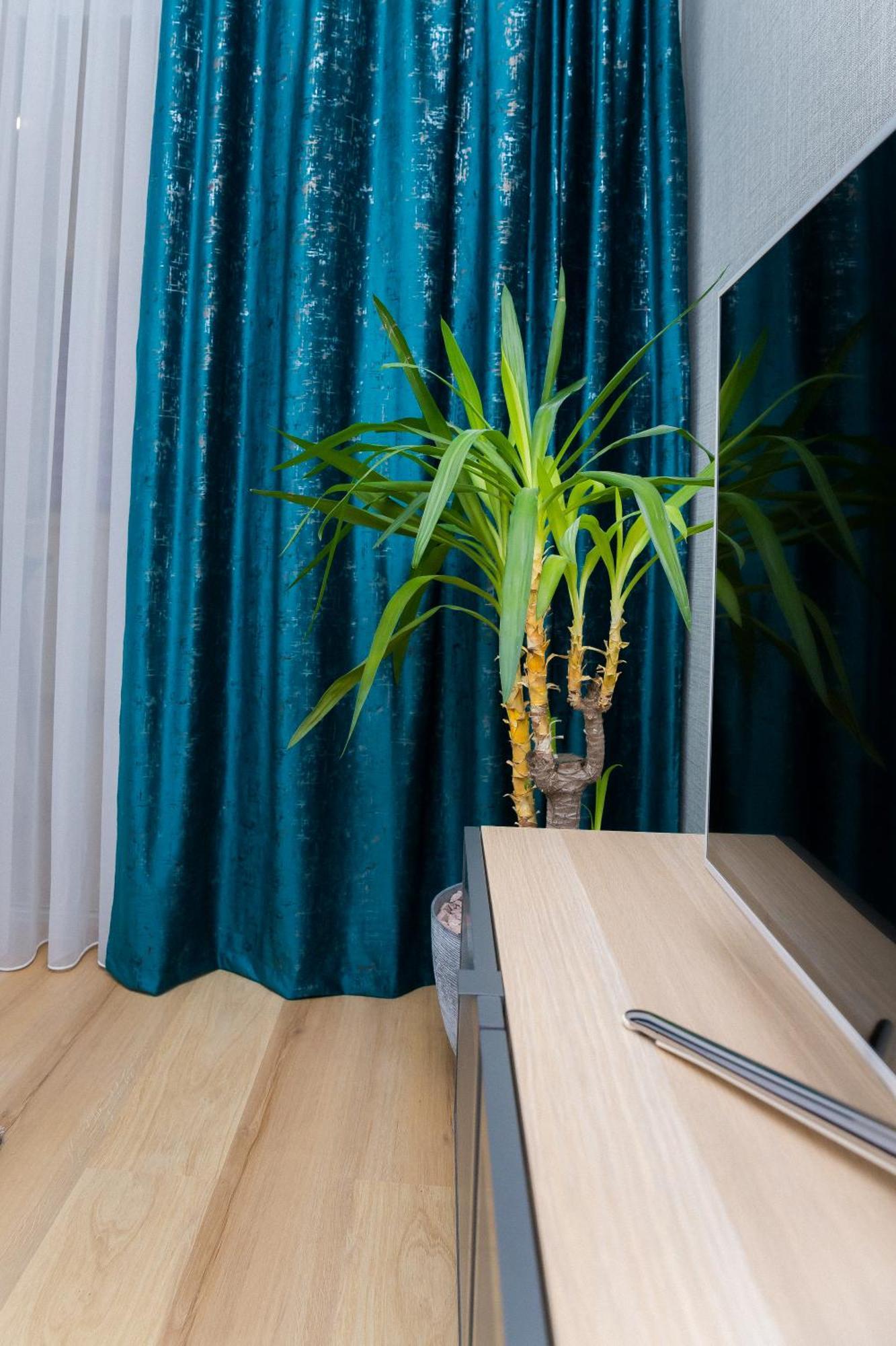 Elysian Urbanscape Brown, 2 Rooms, Near Bucharest Appartement Chiajna