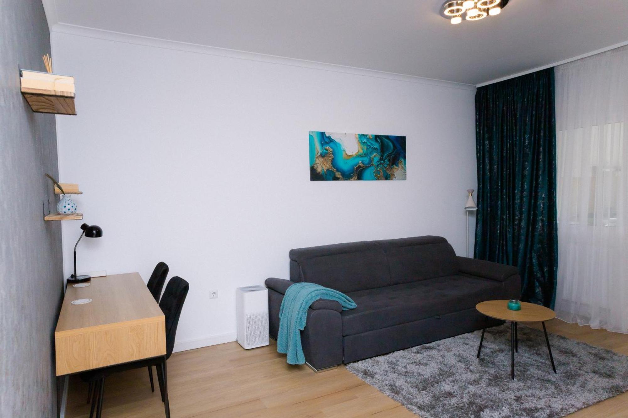 Elysian Urbanscape Brown, 2 Rooms, Near Bucharest * Chiajna